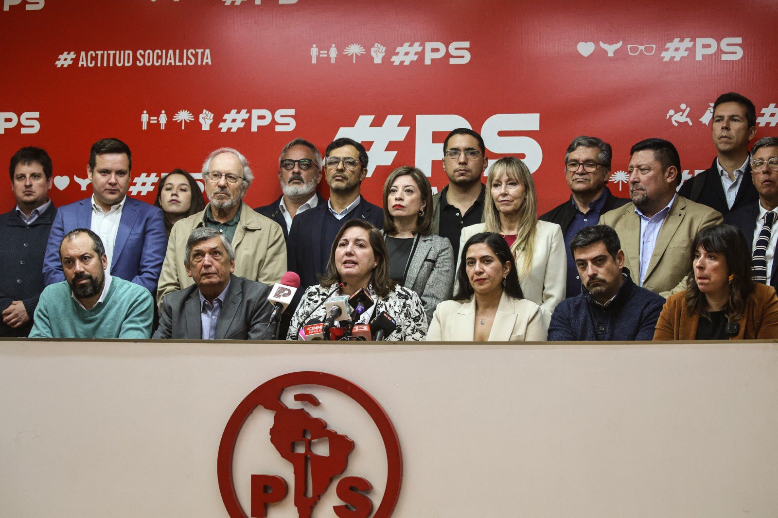 Oposición confirma que recurrirá al Tribunal Constitucional por la "megarreforma" del Gobierno