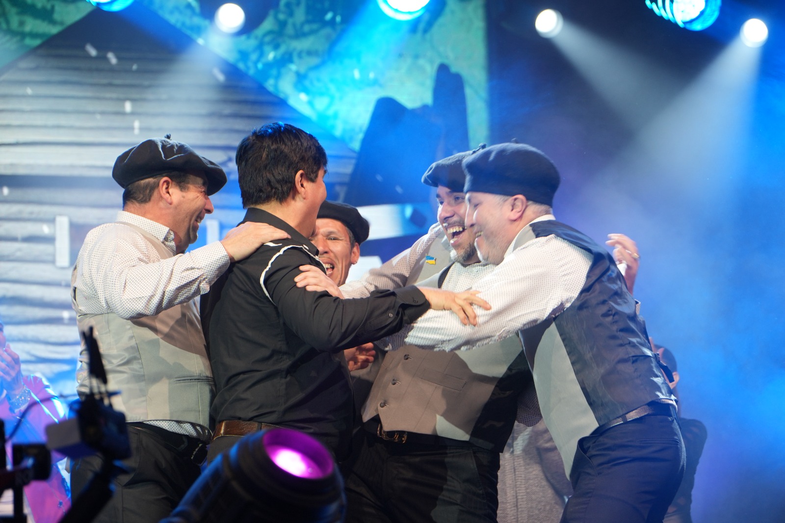 La fiesta tuvo a sus ganadores: Patricio González y Los Navegantes se alzan con el Ñandú en el Festival Folclórico en la Patagonia