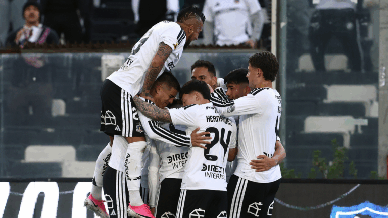 La estrella 35 es cuestión de tiempo: Colo Colo aplasta a Audax Italiano y se consolida en la cima