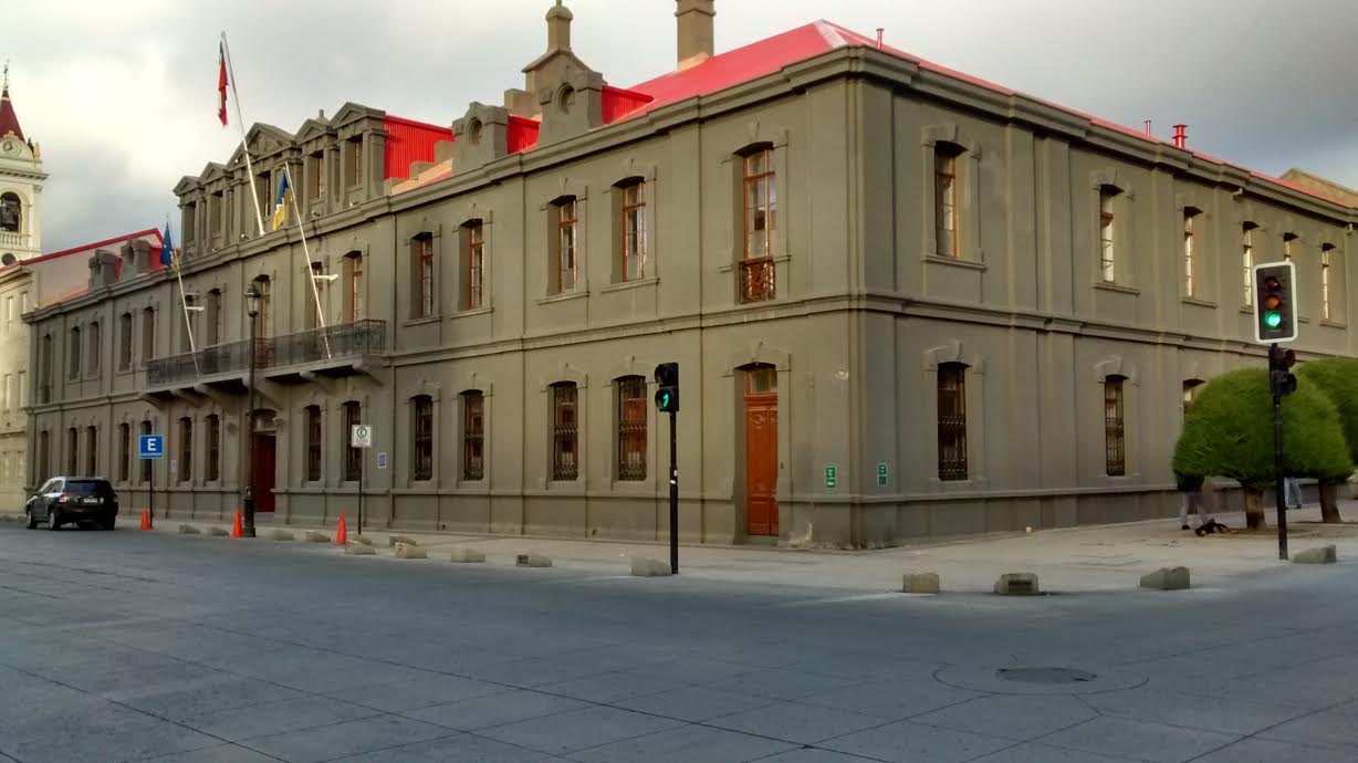 A puertas cerradas: La trastienda de la reservada reunión entre el gobernador Flies y el Presidente Kast