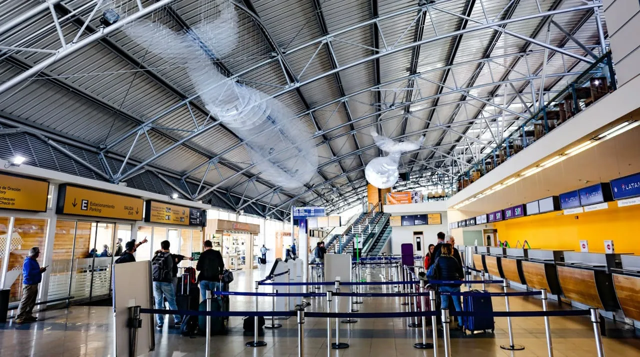 El tráfico aéreo a la región no logra despegar y cae un 10% en el balance acumulado de 2026