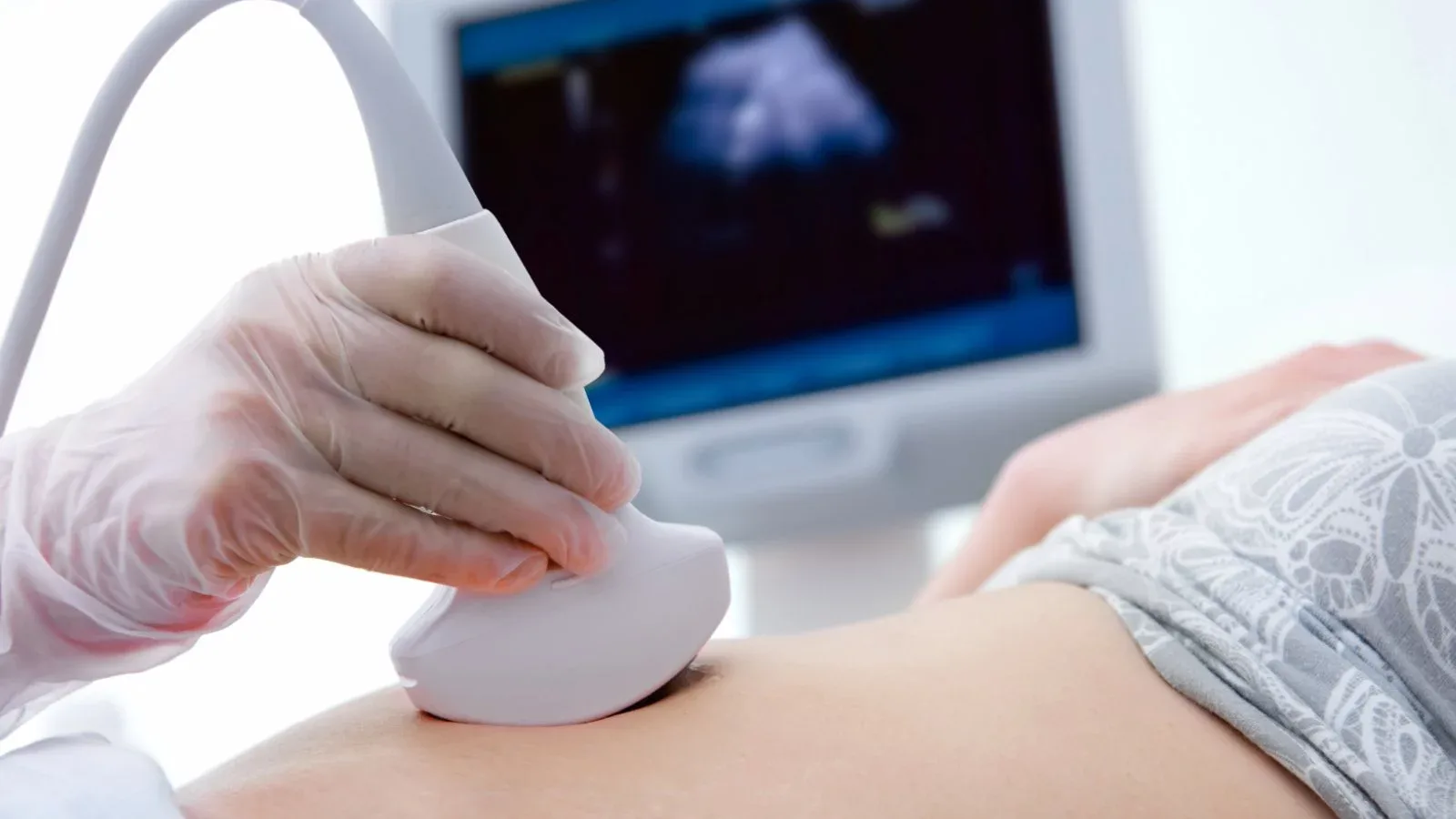 Proyecto "Escucha el Corazón": la nueva ofensiva legislativa para restringir el aborto en tres causales