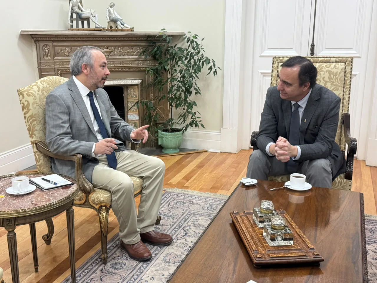 Prioridades científicas: Gobernador regional y seremi de Ciencia definen áreas prioritarias de desarrollo