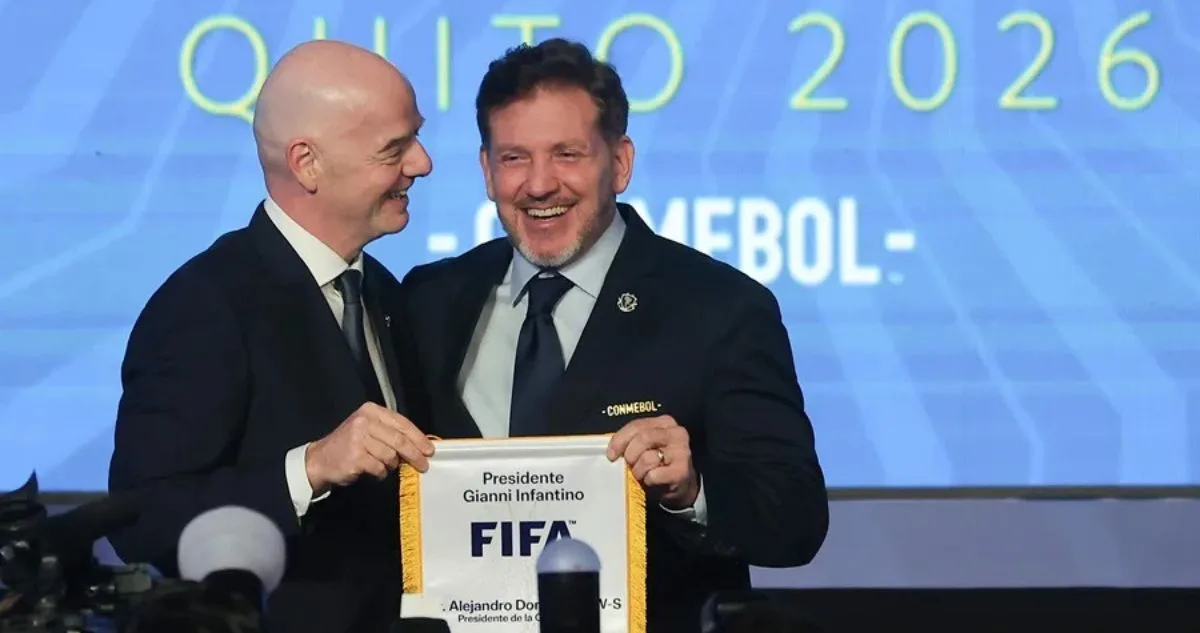 El plan de Infantino para aferrarse a la reelección en la FIFA: la Conmebol y la oferta a México entran en juego