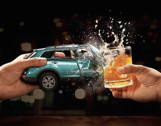 Encuesta revela que el 21% de los chilenos considera "socialmente aceptable" conducir tras consumir alcohol