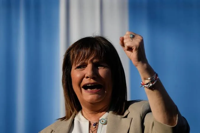 Ministra de Seguridad argentina reaviva polémica y justifica presencia naval en el Estrecho de Magallanes