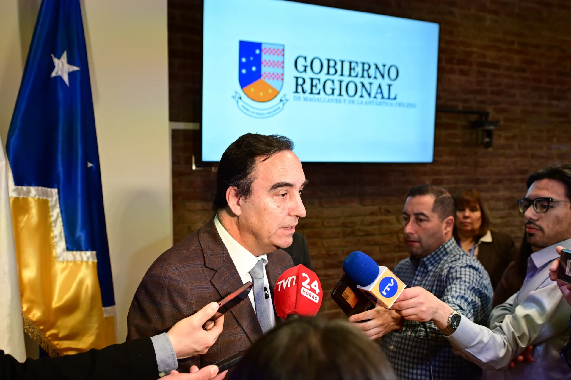 Gobernador Flies y Servicio de Salud Magallanes anuncian histórico programa para reducir listas de espera