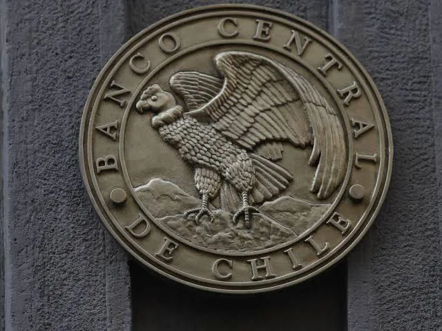 Economía chilena vuelve a tropezar: Imacec registra caída de 1% y enciende las alarmas por el crecimiento