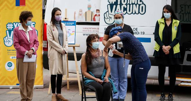 ¿Por qué el gobierno argentino no acepta las 32 mil vacunas contra el coronavirus que le ofrece Chile?