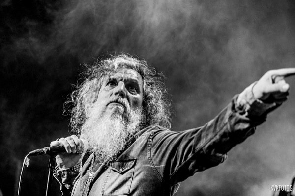 Murió Pato Larralde, un ícono fundamental del Heavy Metal Argentino (Columna de Salvador Miranda Vios)