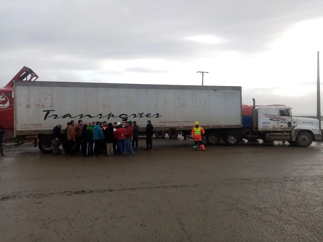 Camioneros bloquearon el muelle de EPA y dieron a conocer un petitorio