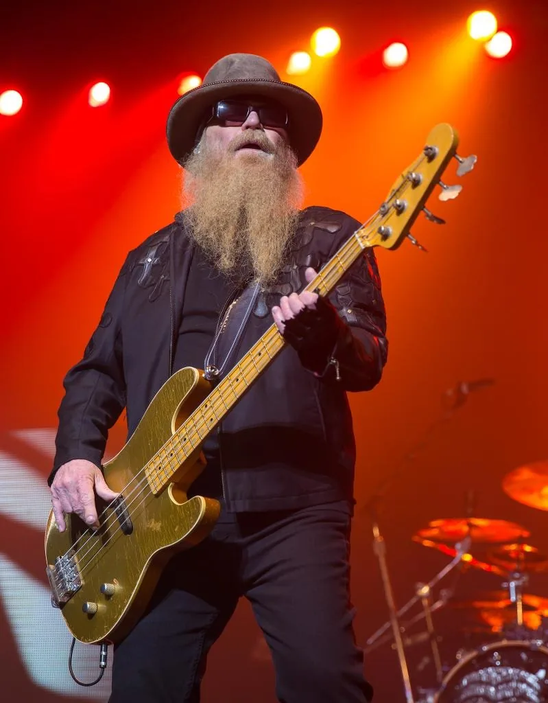 A los 72 años fallece el inmenso Dusty Hill (Columna Salvador Miranda Vios)