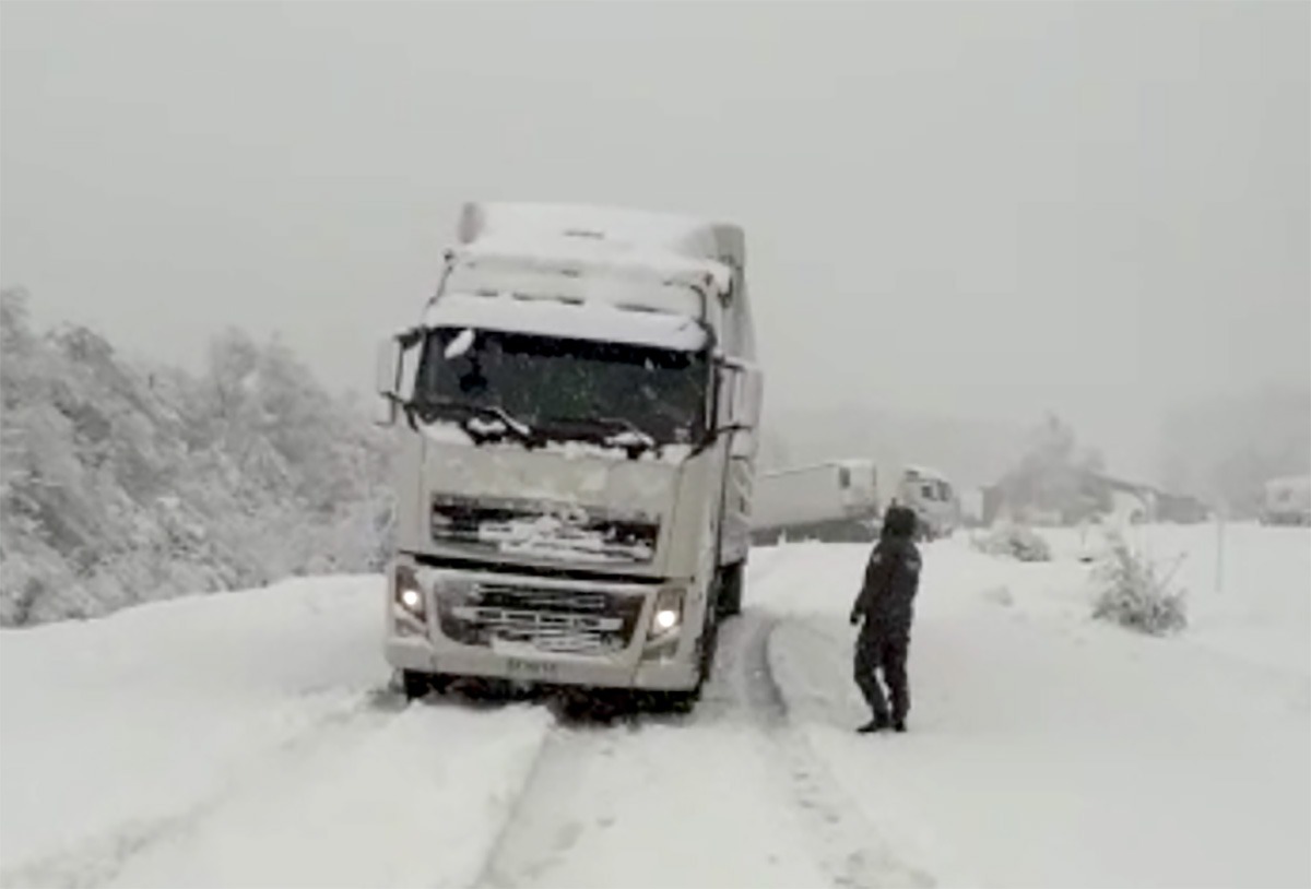 Gremio del Transporte: "Cada invierno los usuarios nos vemos expuestos a condiciones de alto riesgo por la formación de hielo y presencia de nieve"