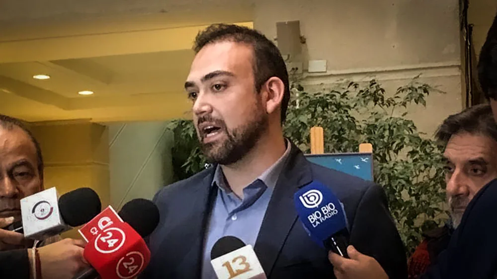 Karim Bianchi y candidatura al Senado: "Todos quienes quieran ser candidatos deben juntar firmas y validarse"