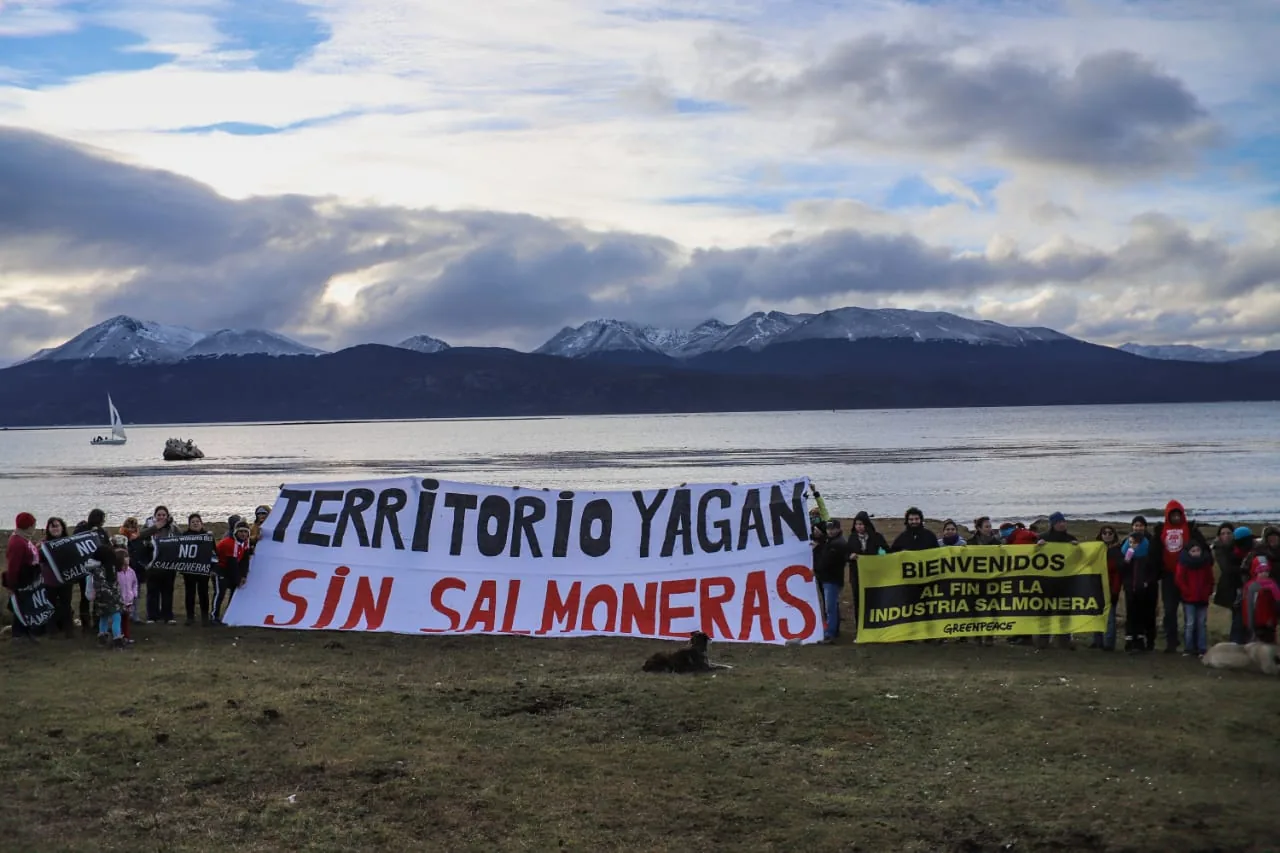 La satisfacción de la Comunidad Indígena Yagán por la prohibición argentina de instalar salmoneras en el Canal Beagle