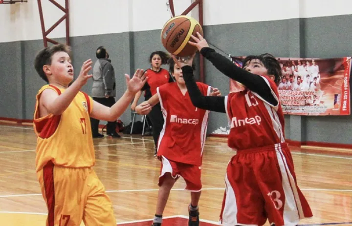 El esperado torneo de básquetbol que fue opacado por un Sumario Sanitario tras descoordinación de autoridades de Salud y Deporte