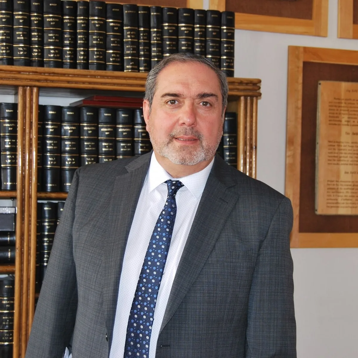 Senador Bianchi advierte al Gobierno que impedirá que la necesidad de vivienda social sea utilizada con fines políticos