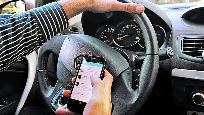 La Nueva Ley “No Chat” multaría el doble a conductores que hablen por celular