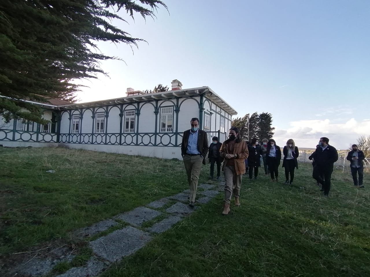 Gobernador Flies visitó Río Verde en el marco de la Estrategia Regional de Desarrollo y este martes estará en Cerro Castillo