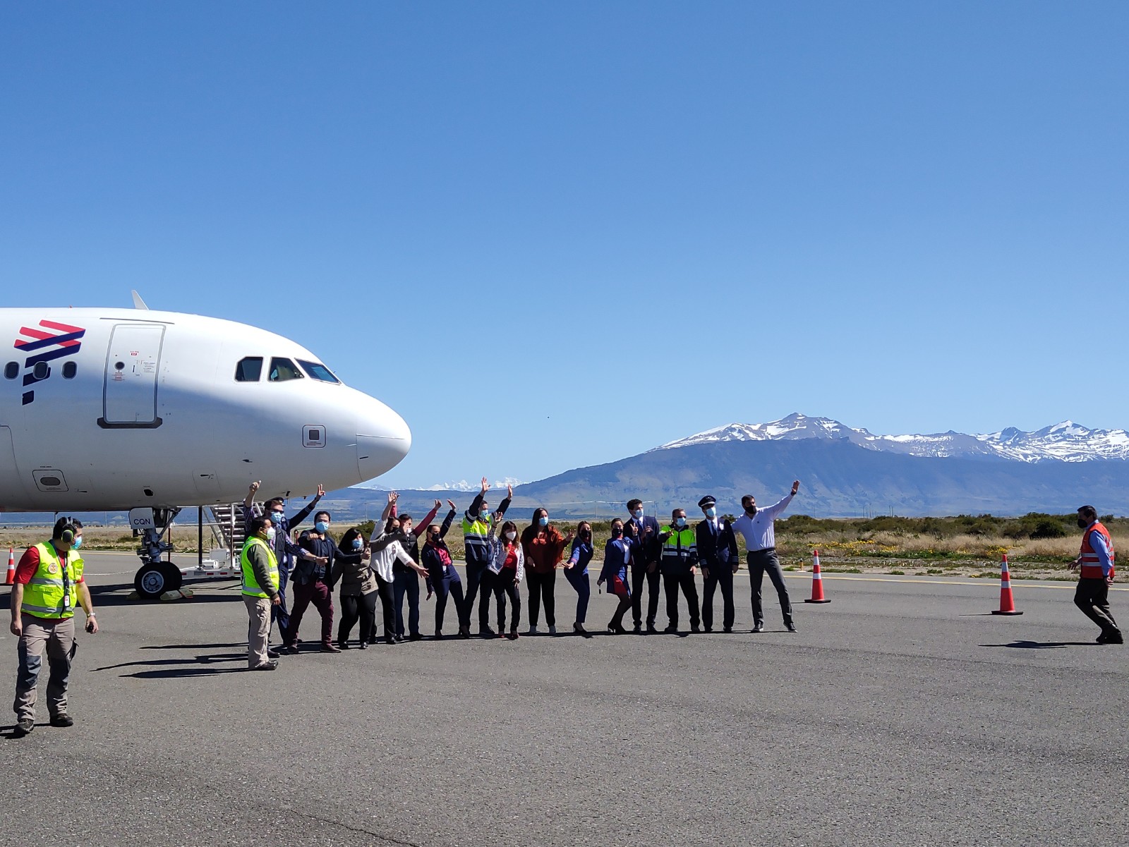 Arribó el primer vuelo de LATAM de la temporada que unió Santiago con Puerto Natales
