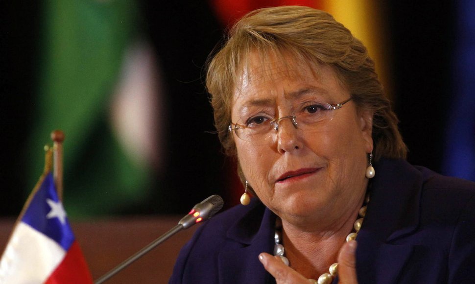 Bachelet llama a un pacto desde la DC al PC para municipales: "Es clave ir unidos"