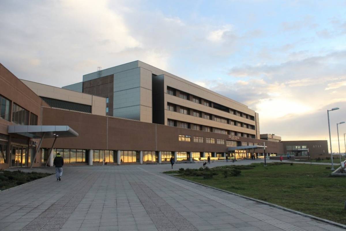 Ministra de Salud reconoce que presupuesto no alcanza para cubrir gastos de hospitales hasta fin de año