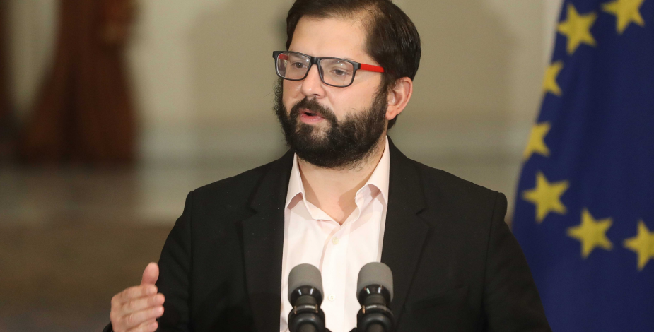 Boric convoca a presidentes de partidos para "dar continuidad al proceso constituyente" en La Moneda