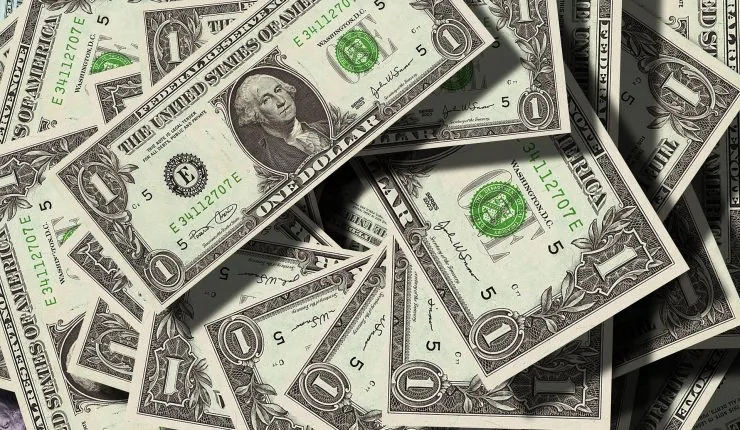Expertos aseguran que el dólar continuará evidenciando volatilidad luego de alcanzar los $883