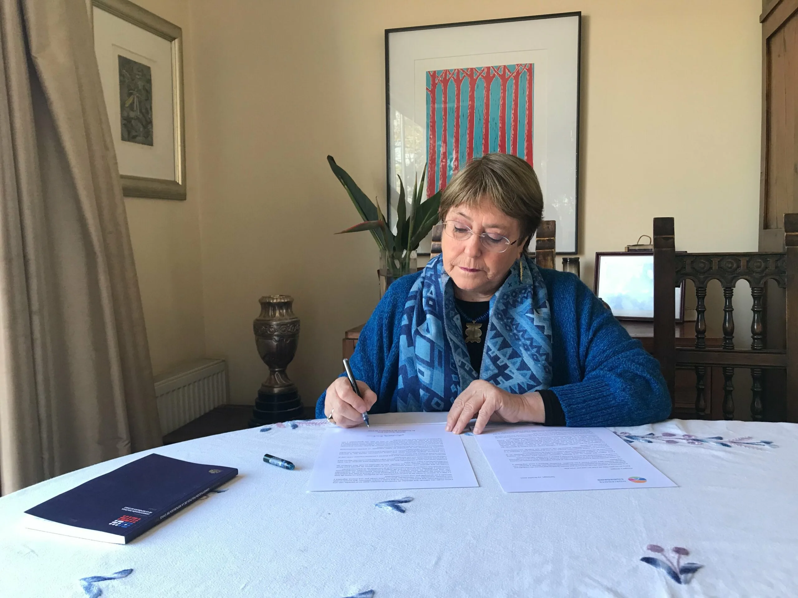 Bachelet anuncia voto en contra de propuesta constitucional: "No nos une como país"