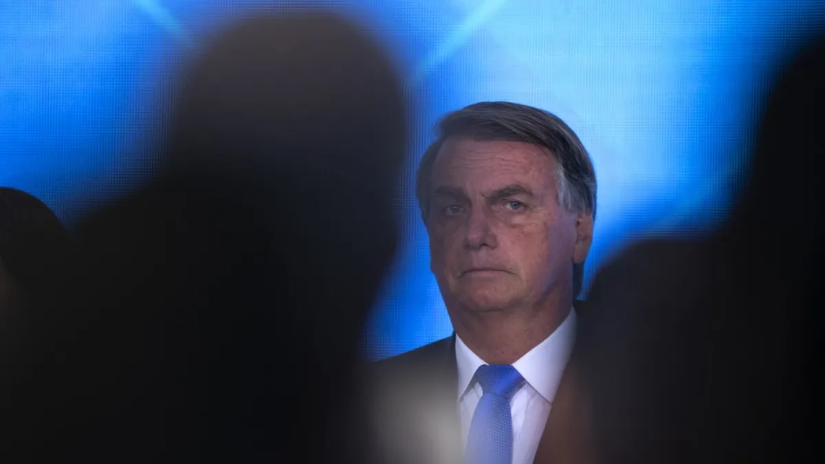 O silêncio mais grande do mundo [Por José Benítez Mosqueira]