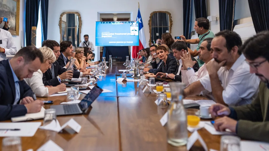 Piden cuidar el acuerdo constitucional a todas las fuerzas políticas que suscribieron