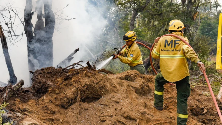 Emergencia en TDF: Aseguran que se trata del incendio más grande de la historia de la isla