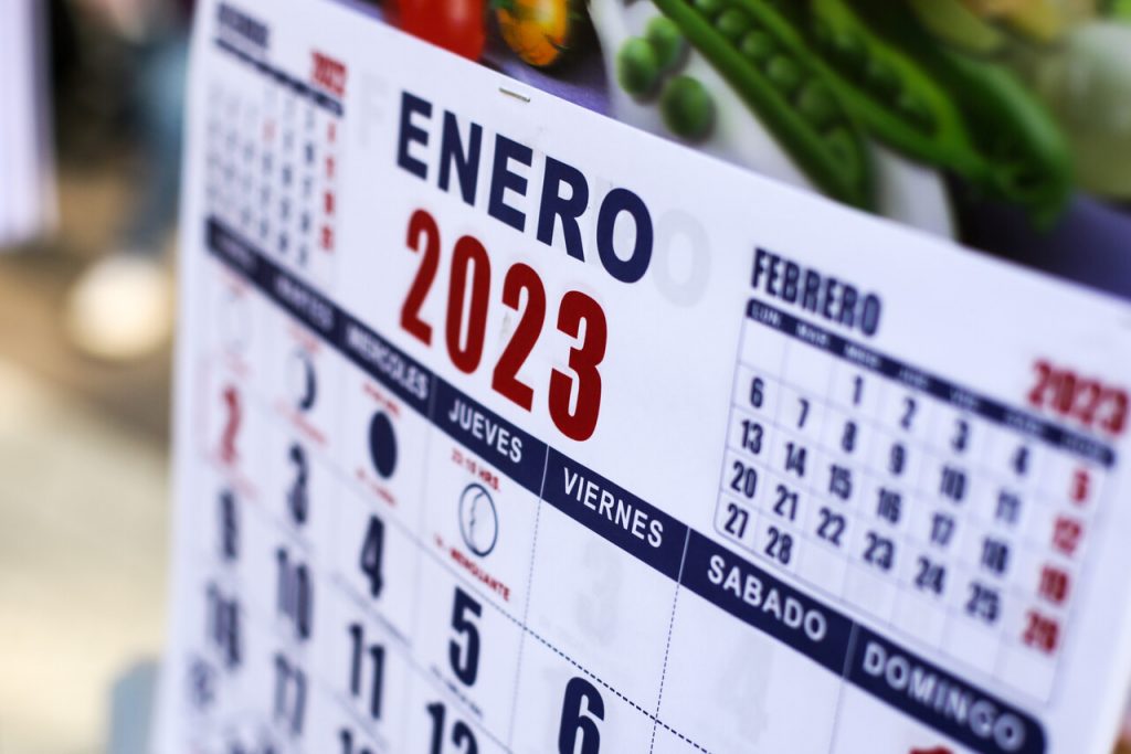 Feriados en Chile: Revisa el listado de fines de semana largo y días sandwich este 2023