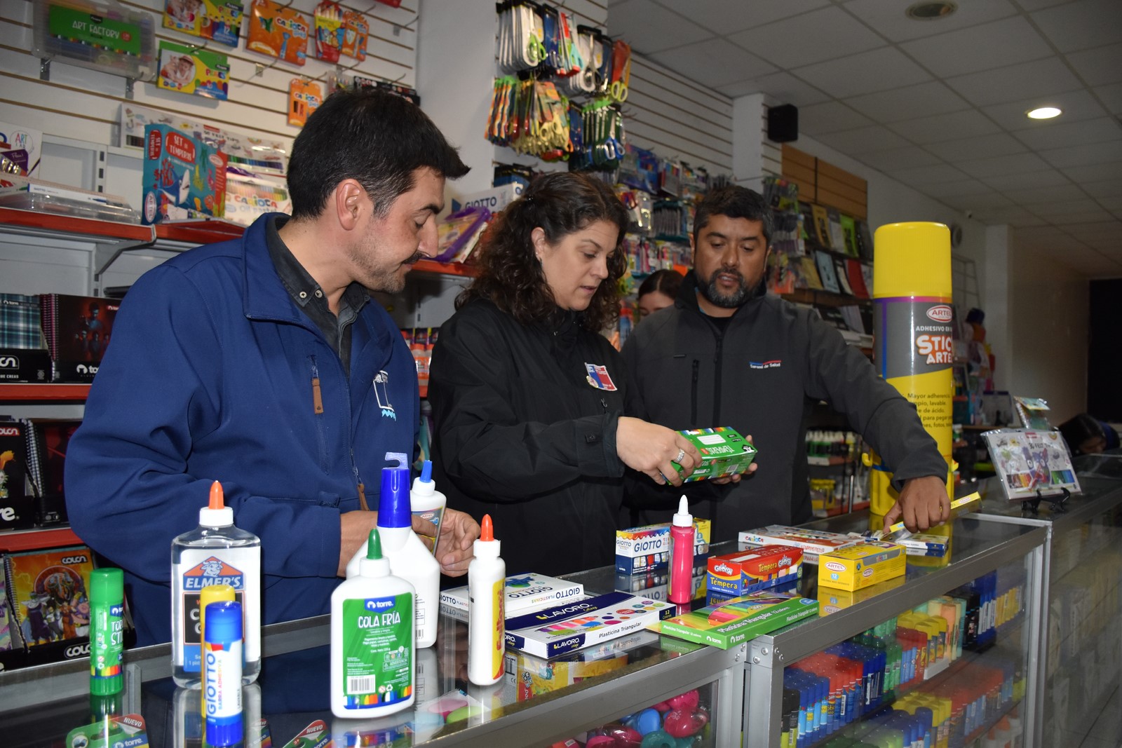 Salud intensifica fiscalización en librerías y locales comerciales de venta de artículos escolares