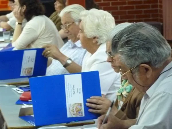 Estudio refleja que bajó la edad de jubilación en Chile y que en Magallanes hay 10.875 adultos mayores trabajando