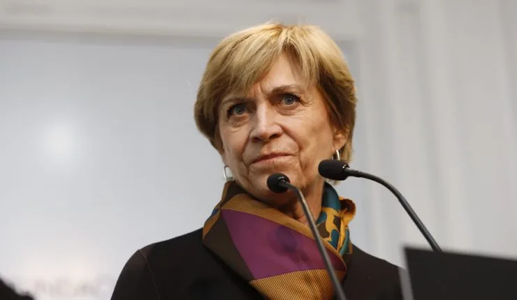 Matthei cambió de opinión y dice que no quiere elección de dos días por posibilidad de fraude