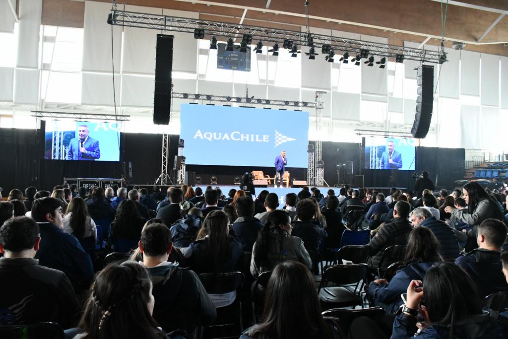 Música, humor y reflexiones sobre los sueños en la reciente Feria de Emprendedores de AquaChile (Por Claudio Andrade)