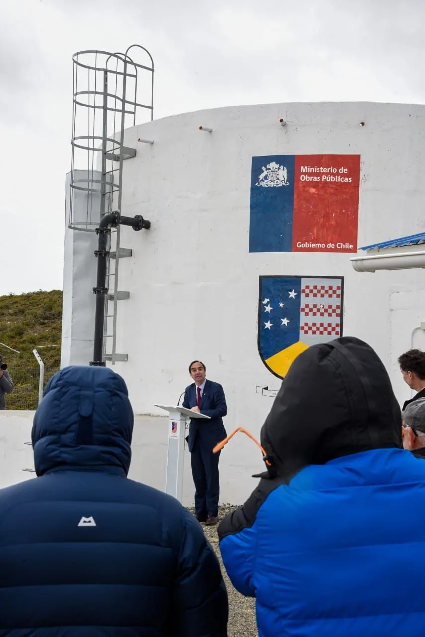 Inauguran suministro de agua potable para sectores periurbanos de Loteo Vrsalovic, Ojo Bueno y Calafate