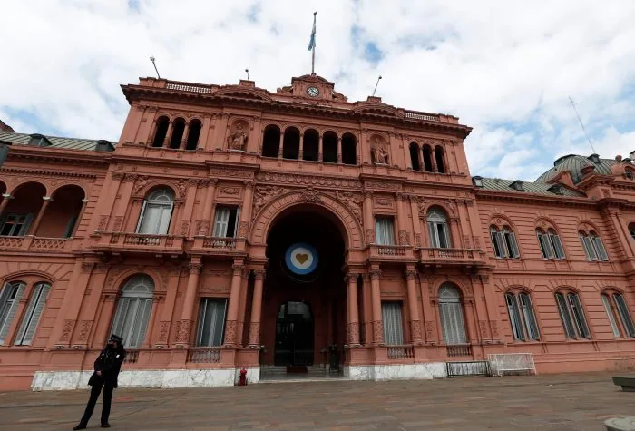 Gobierno de Milei anunció sus medidas económicas y fijó el precio del dólar