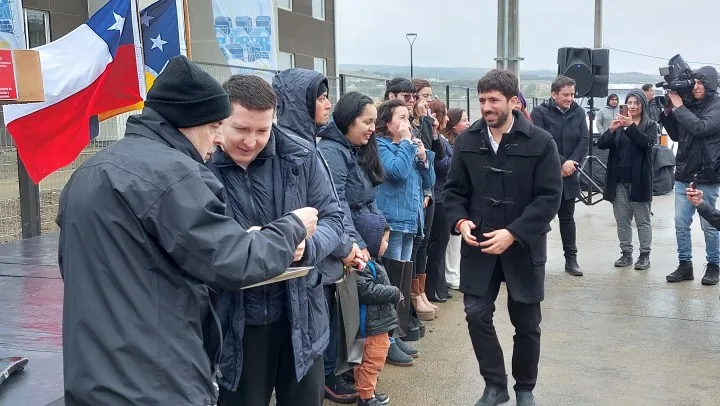 Minvu entregó a más de 100 familias su departamento en el sector surponiente de Punta Arenas
