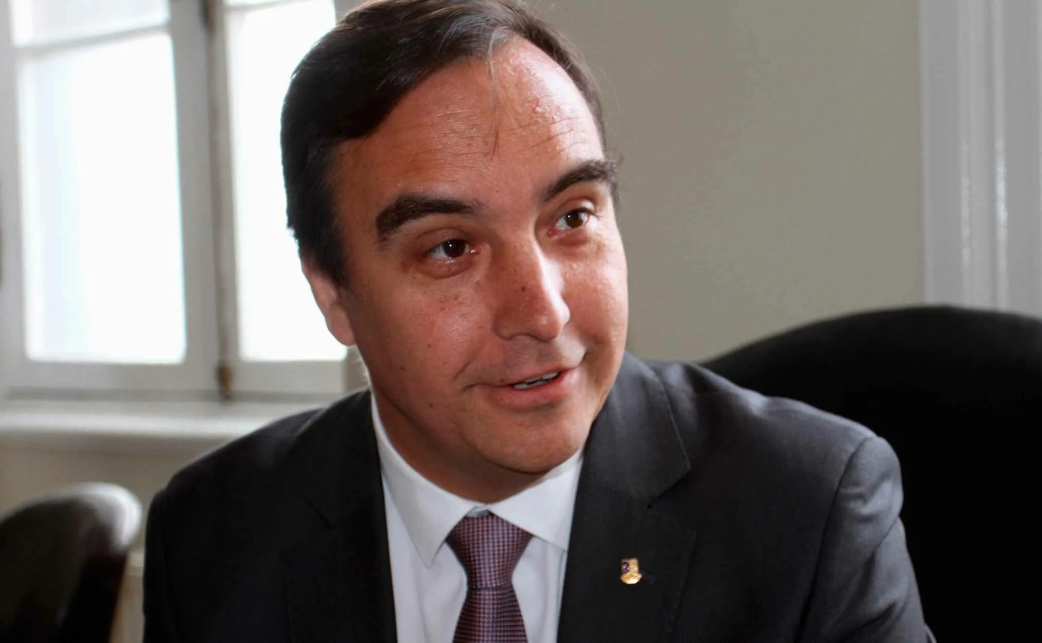 Primarias: Flies dice que apoyará a cualquiera que gane el domingo y que no tiene candidatura predilecta