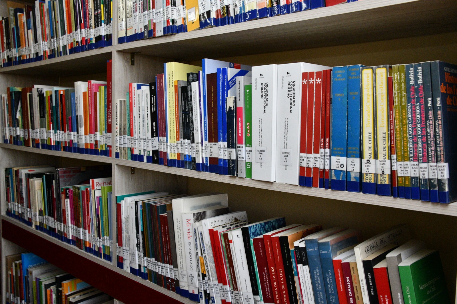 Al lado del Liceo Industrial se inauguró nueva instalación de Biblioteca Municipal Gabriela Mistral