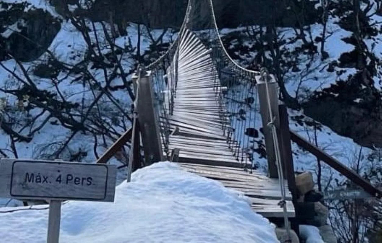 Conaf confirma que puente Guardas en el circuito "O" del Paine tiene daños de consideración y su uso es inviable