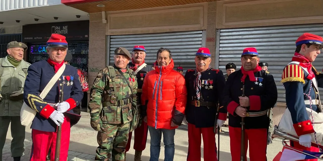 Reconocimiento de candidato a gobernador José Barría al Ejército y Comando Conjunto Austral