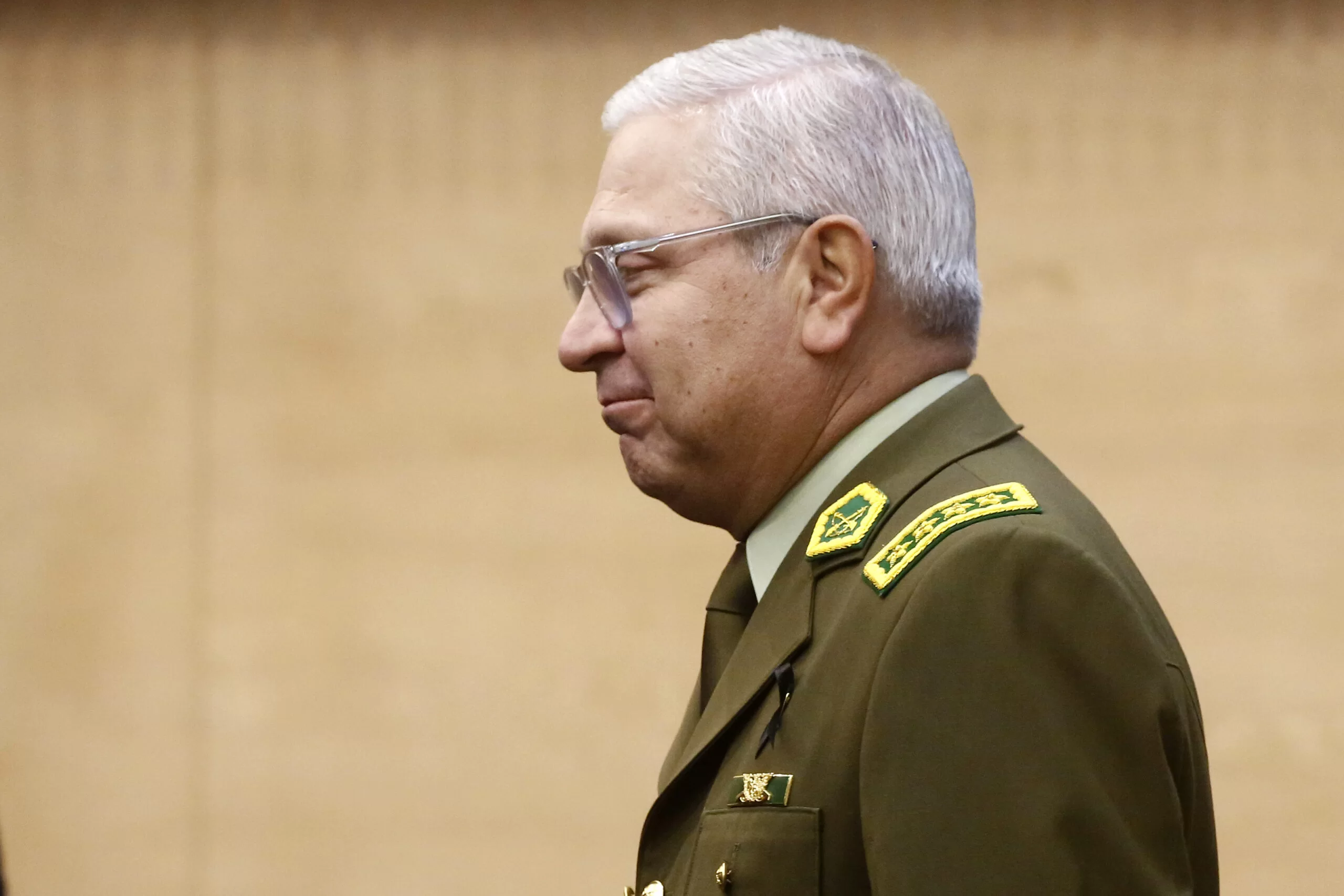 Ricardo Yáñez concretó su esperada renuncia como general director de Carabineros