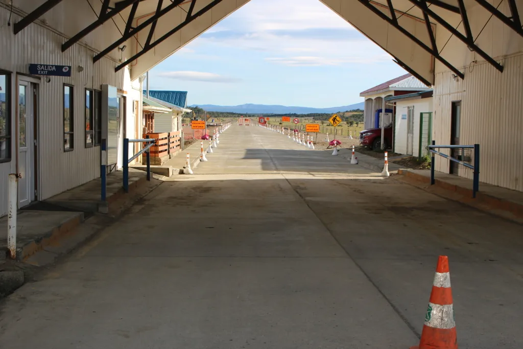 Habilitan a tránsito el Paso Fronterizo Casas Viejas para vehículos de carga mayor y buses de pasajeros
