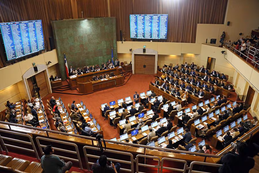 Pulso Ciudadano: Encuestados desaprueban un 61% a Presidente Boric y un 78% al Congreso Nacional