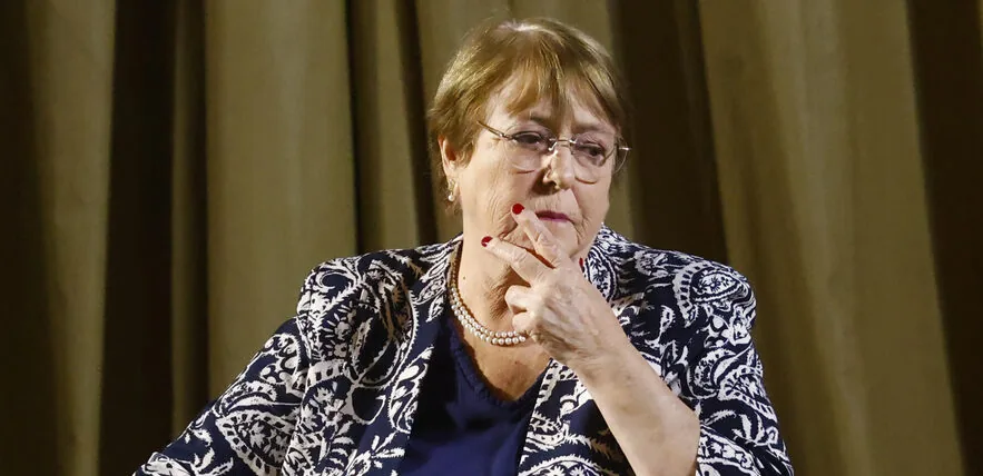 Bachelet apunta al progresismo y dice que está obligado a repensar la manera en que da soluciones efectivas