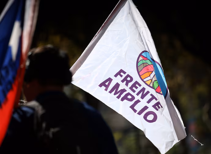 Frente Amplio fue el partido político que más militantes perdió durante el año 2024