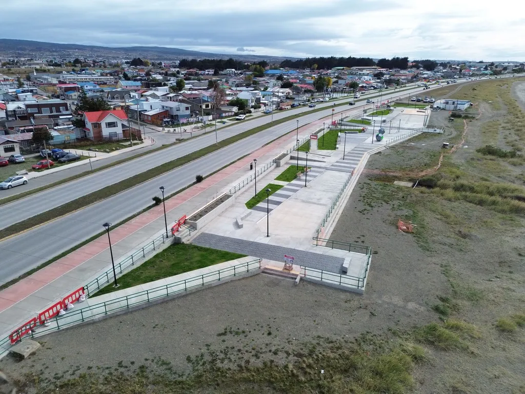 Trabajos de mejoramiento de la Costanera del Estrecho ya llevan un 51% de avance
